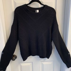 ⭐️NWOT⭐️ Black H&M Crew Neck Knit Sweater - size M